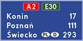 Tablica szlaku drogowego na autostradzie